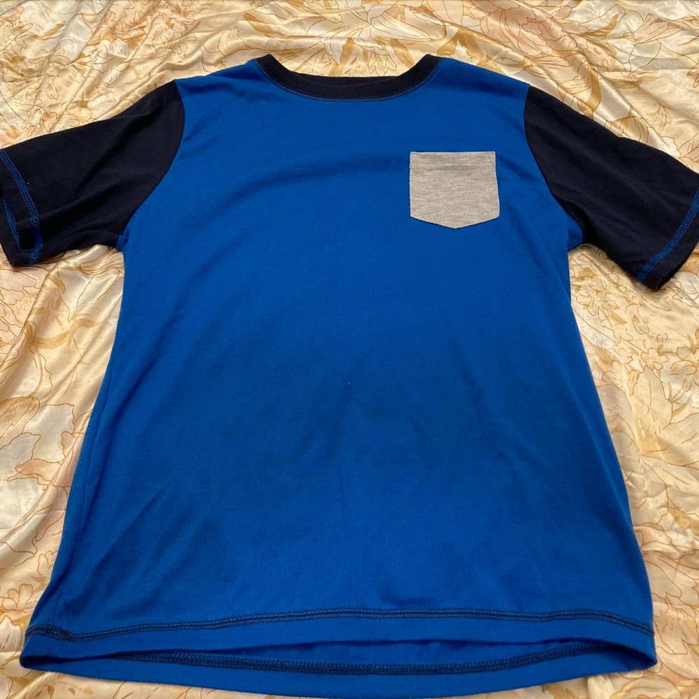 SaintEve Kids Blue Short Sleeve T-Shirt with Front Pocket, Size L (14/16)